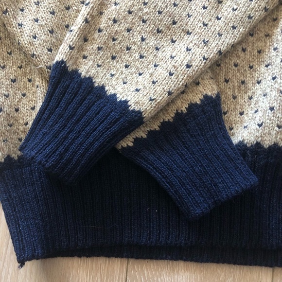 Woolrich Vintage 80s Fair Isle Heart Jacquard Knit Sweater in Oatmeal & Navy - Picture 5 of 10
